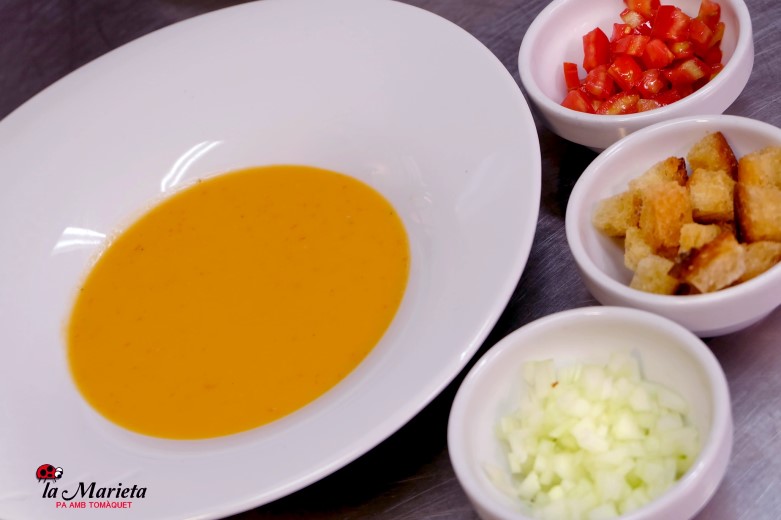 Restaurante La Marieta,Mollet del Valles, Barcelona, gazpacho , Menú degustación. Todos los viernes 25€ y los sábados 30€ , incluye mariscada